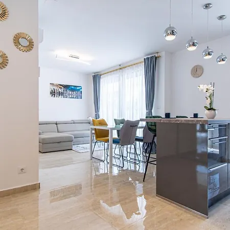 Ledeno Luxury Apartamento Split