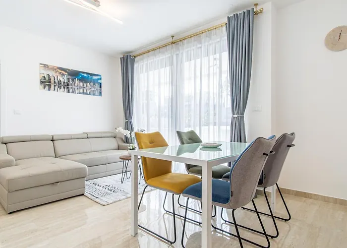 Ledeno Luxury Split